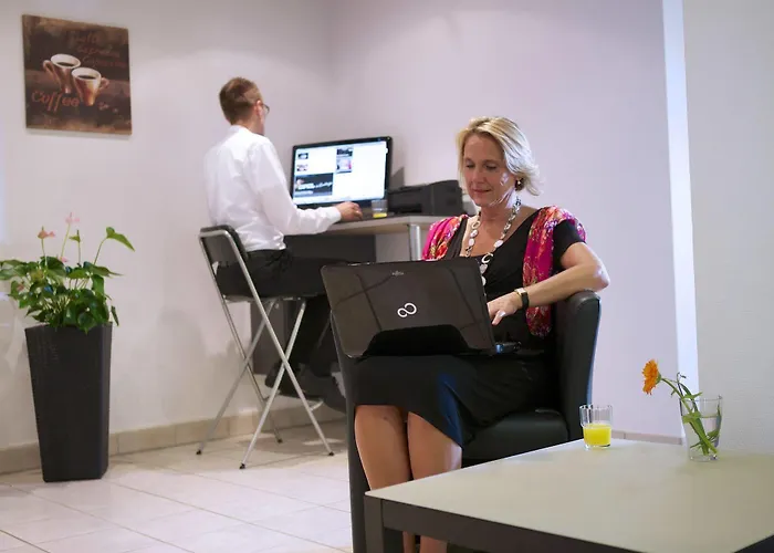 Azk Arbeitnehmer Zentrum 酒店 3*